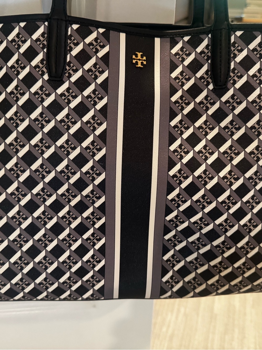 Gently used Tory Burch 143364 Geo Logo Top Zip Tote Black Shoulder Bag $398 - Picture 6 of 6